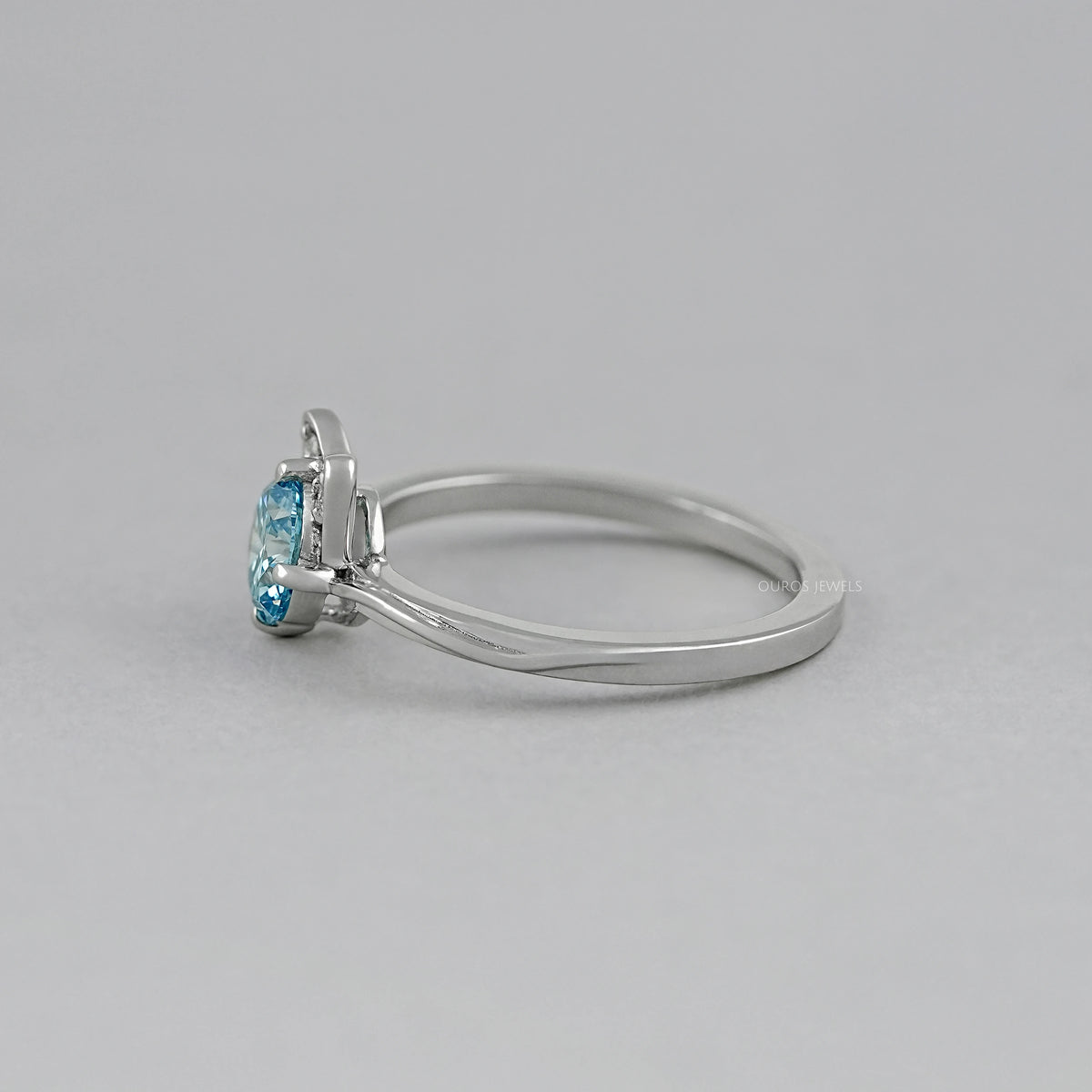 Fancy Blue Round Diamond Cat Ring Ring