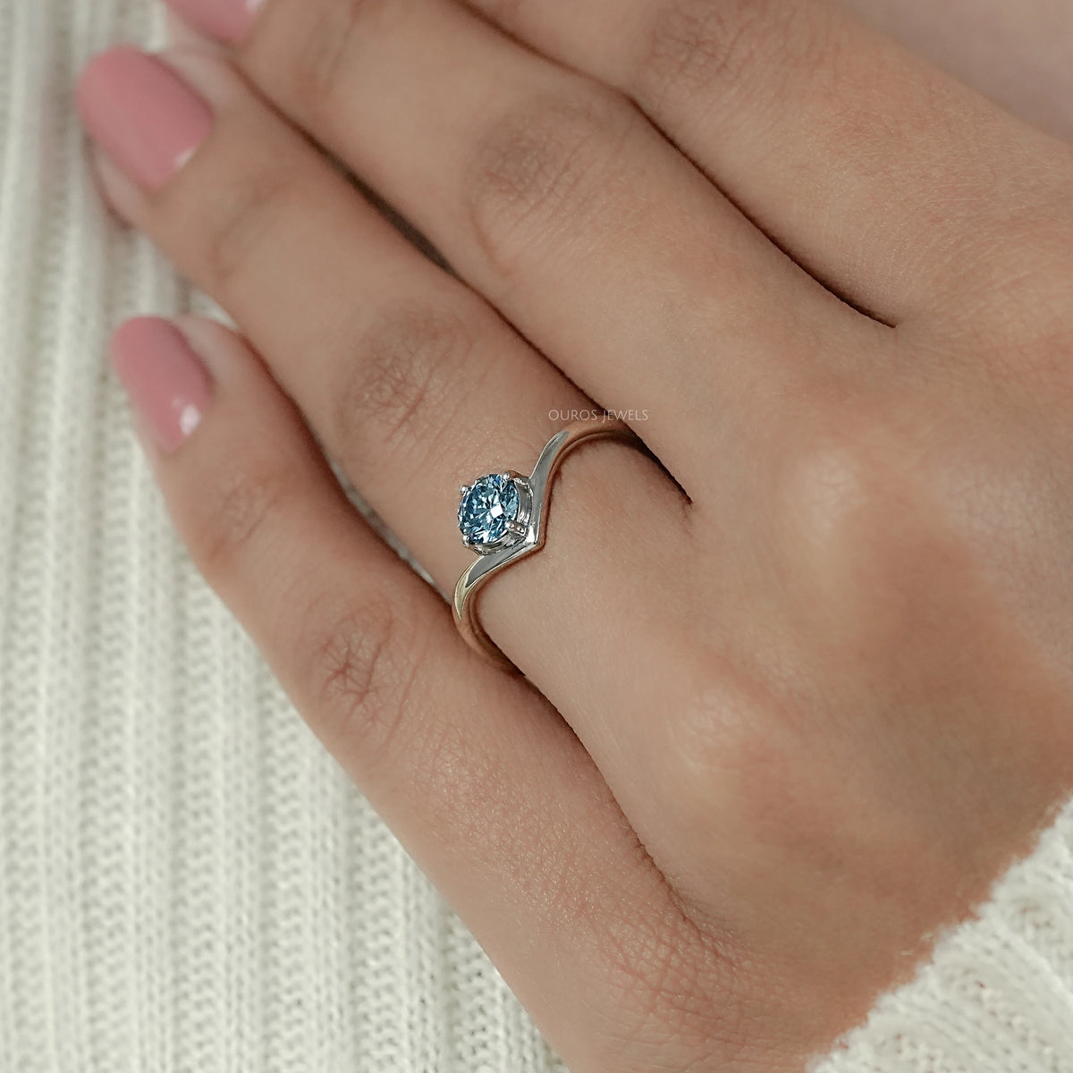 Blue Round Lab Diamond Curved Solitaire Ring Ring