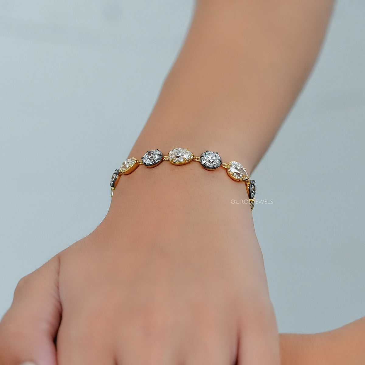 Bracelet tennis à sertissage clos avec diamants de laboratoire ronds de 3,00 mm