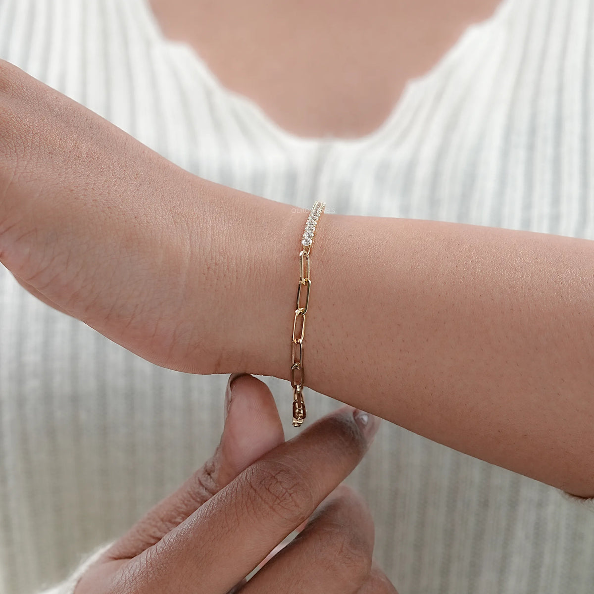 Round Cut Lab Grown Diamond Link Bar Bracelet Bracelet
