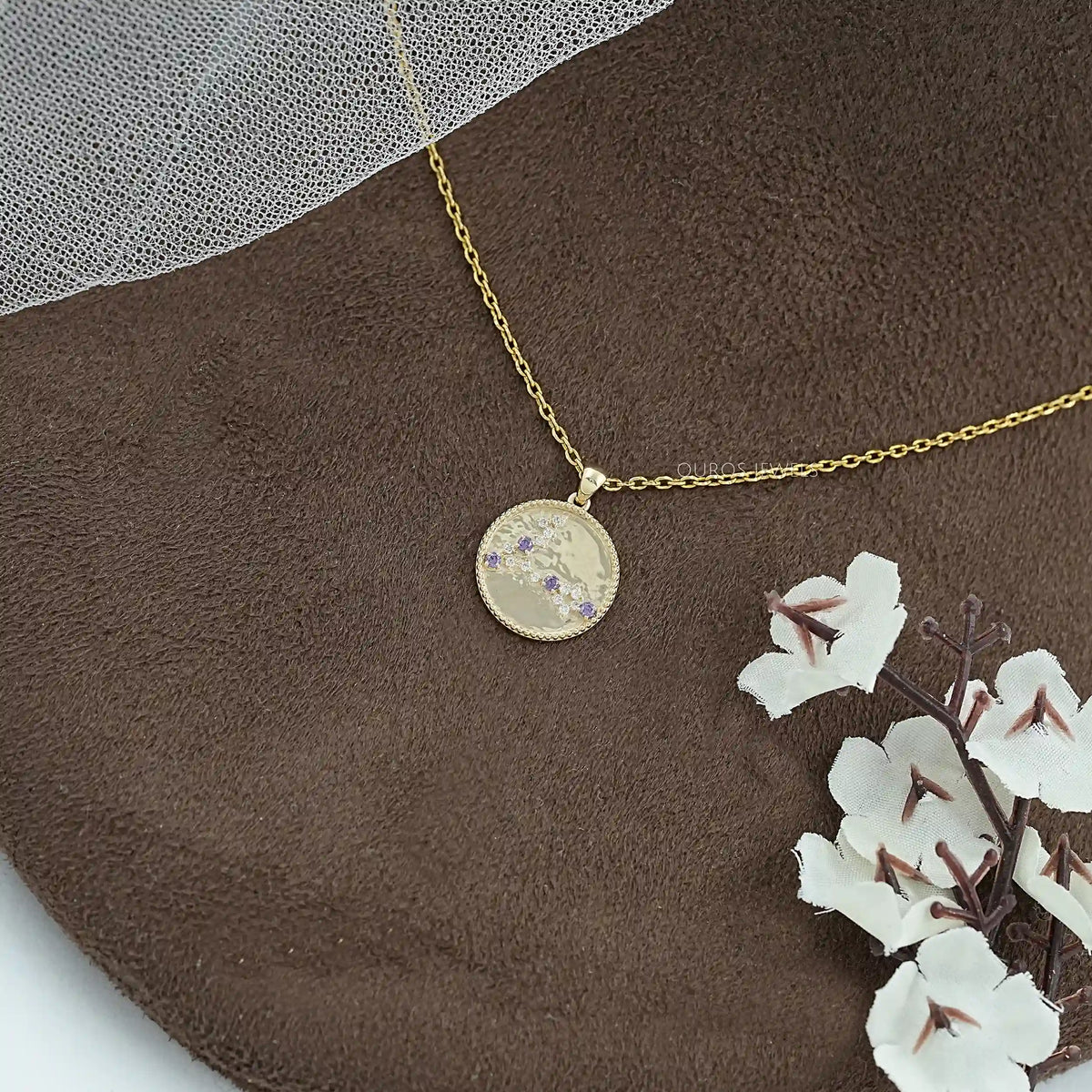 Pendentif en alexandrite du signe astrologique Cancer