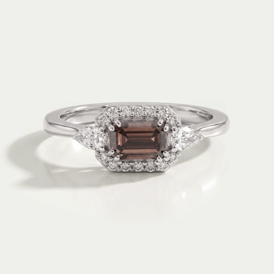 Bague de fiançailles à trois pierres en forme d'émeraude en chocolat