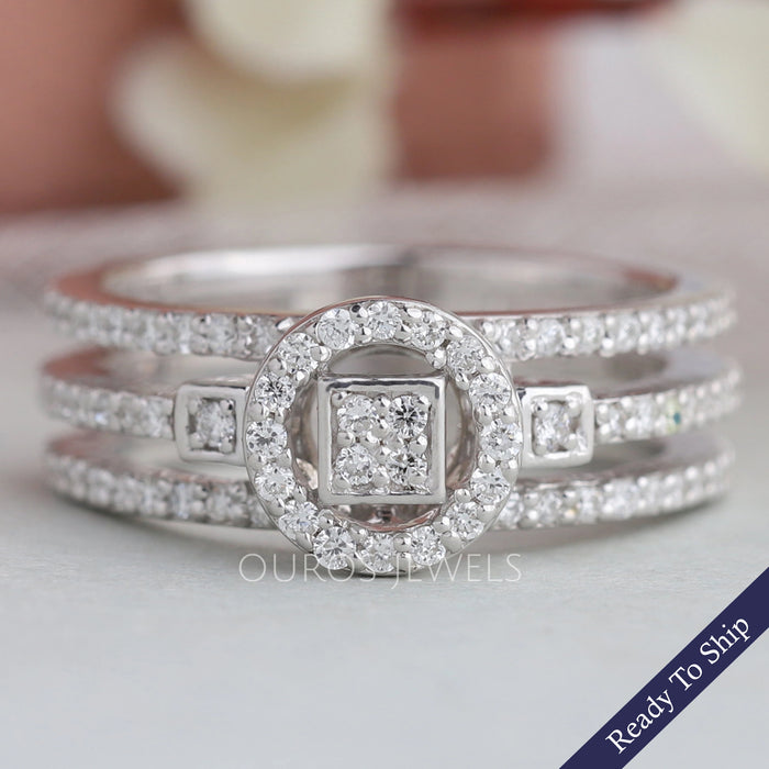 Bague halo triple tige avec diamants ronds