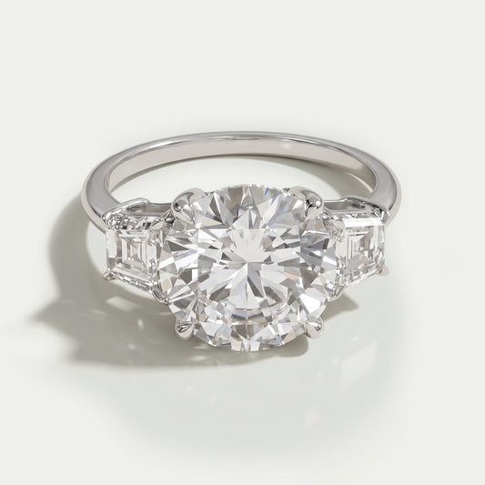 Alexandra Daddario - Brilliant Round Cut Three Stone Ring the 2024 Vanity Fair Oscar Party