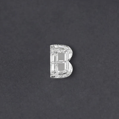 Lettre de l'alphabet B, diamant cultivé en laboratoire