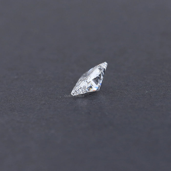 Diamant taillé en forme de tête de cheval unique