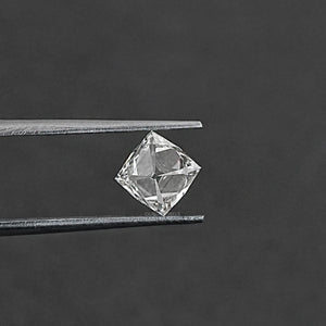 Diamant taillé en laboratoire de taille Peruzzi