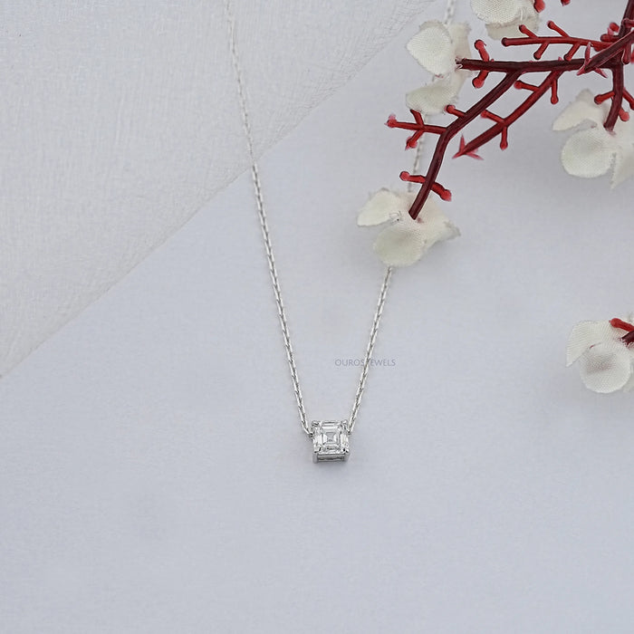 Pendentif solitaire en diamant de laboratoire taille Asscher 