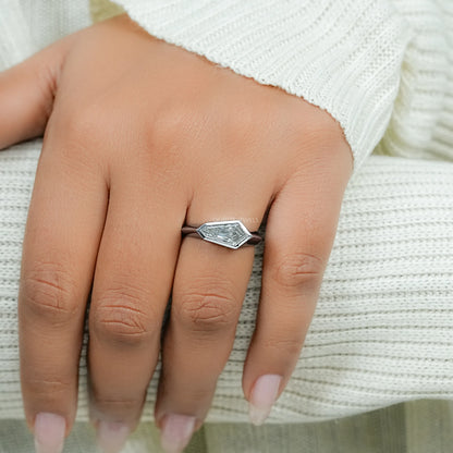 Bague bypass avec diamant taille ancienne et accents