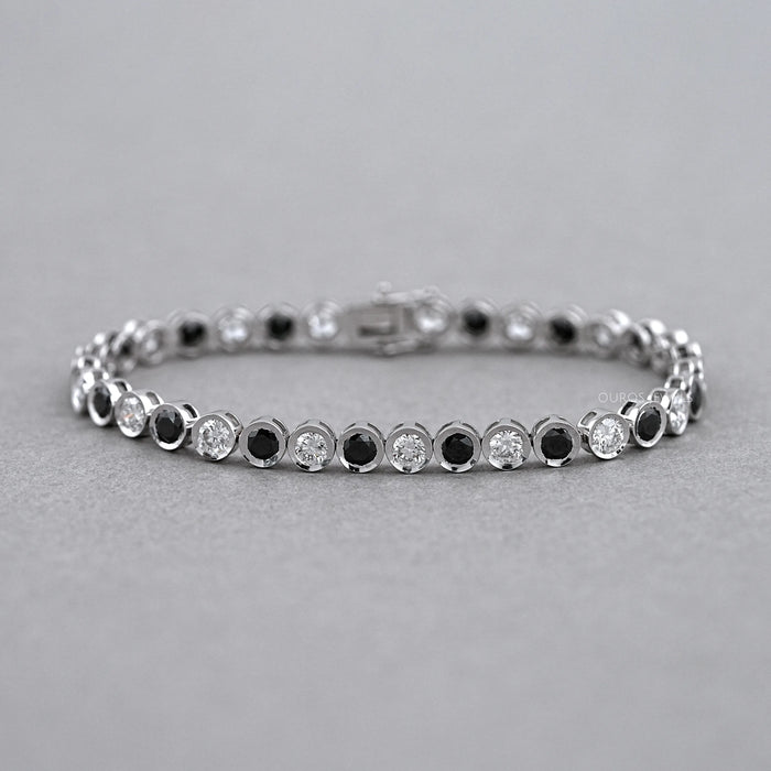 Bracelet alternatif avec diamants noirs taille ronde sertis