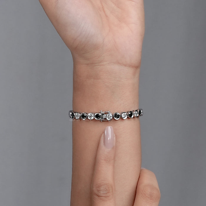 Bracelet alternatif avec diamants noirs taille ronde sertis