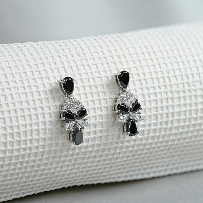 Boucles d'oreilles pendantes en forme de grappe de diamants noirs taille poire