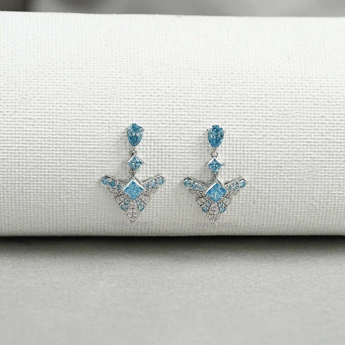 Boucles d'oreilles pendantes en diamant géométrique bleu