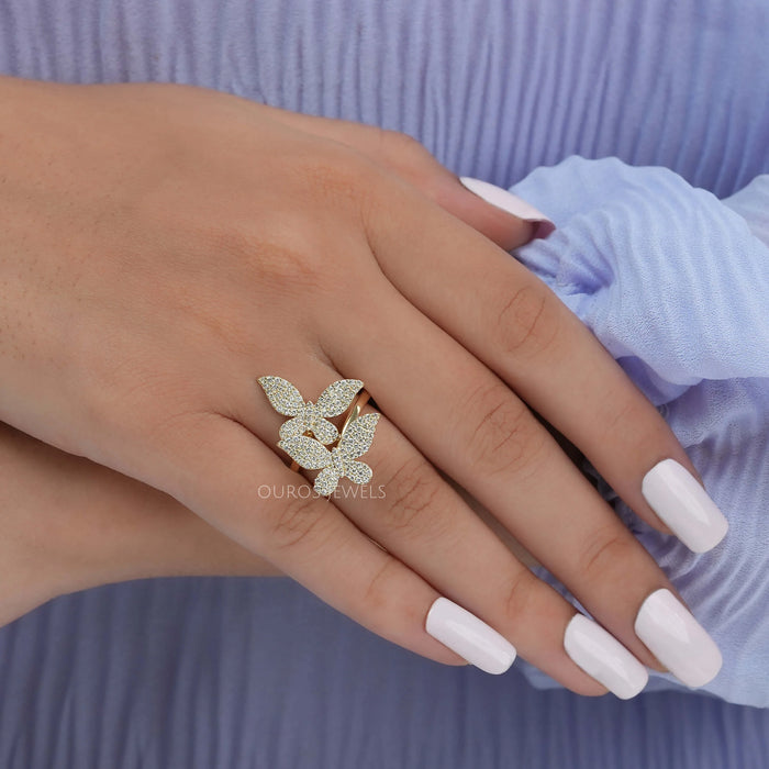 Bague d'anniversaire en forme de papillon avec diamants ronds