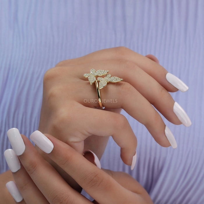 Bague d'anniversaire en forme de papillon avec diamants ronds