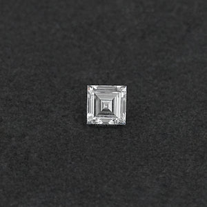 Diamant de laboratoire à taille carrée