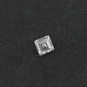 Diamant de laboratoire à taille carrée