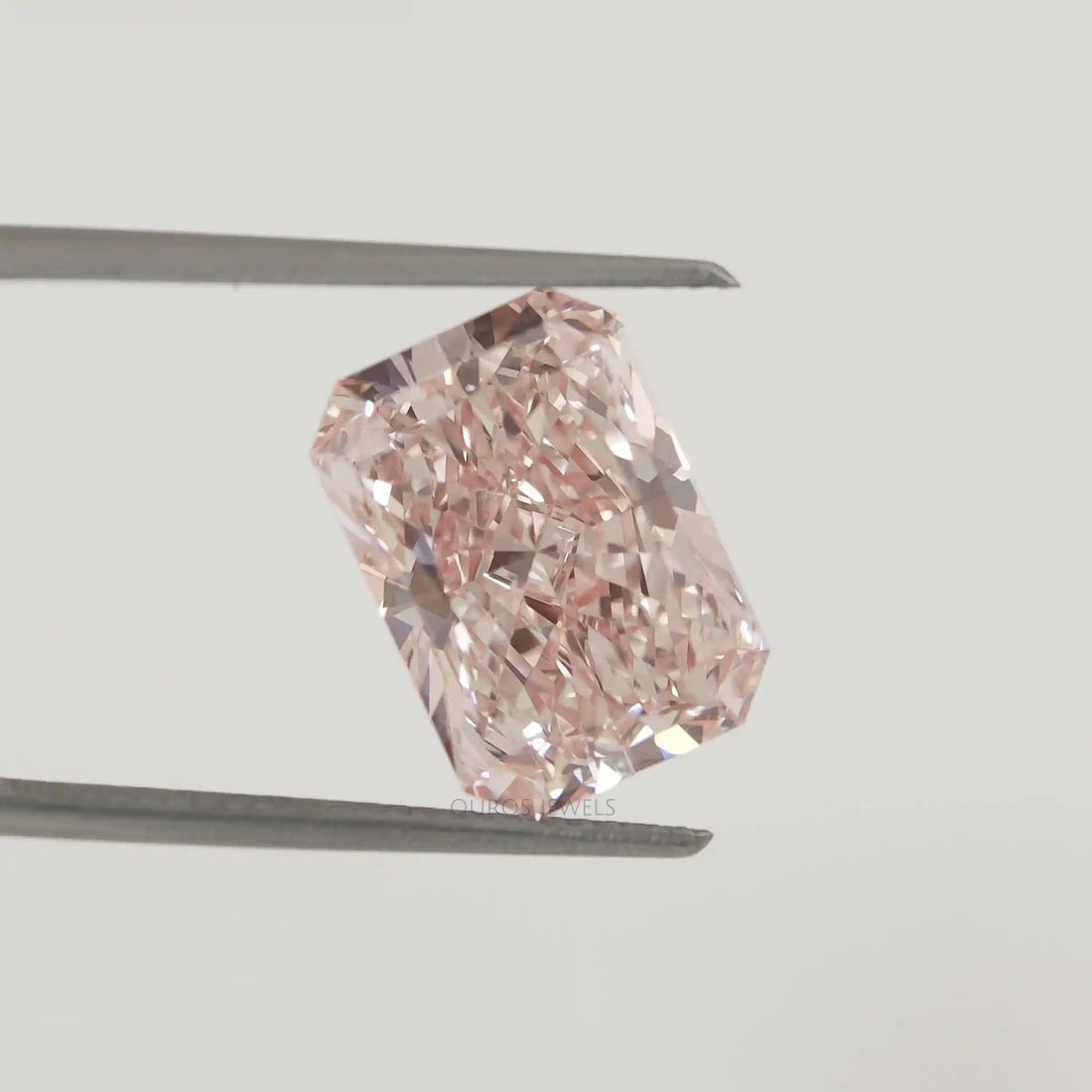 Fancy Vivid Pink Radiant Shape Lab Diamond