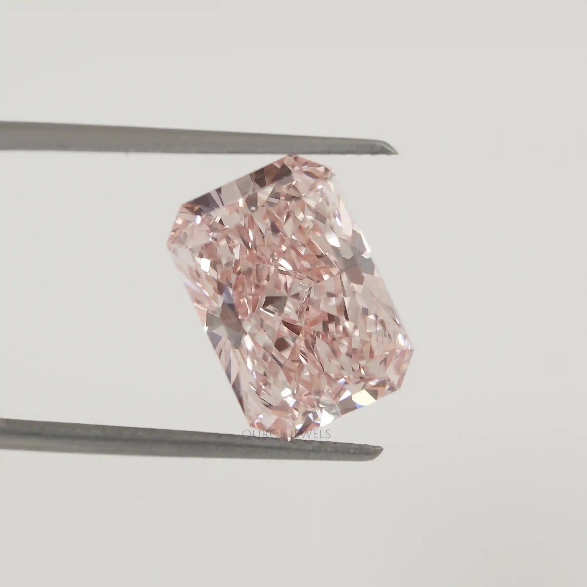 Fancy Vivid Pink Radiant Shape Lab Diamond