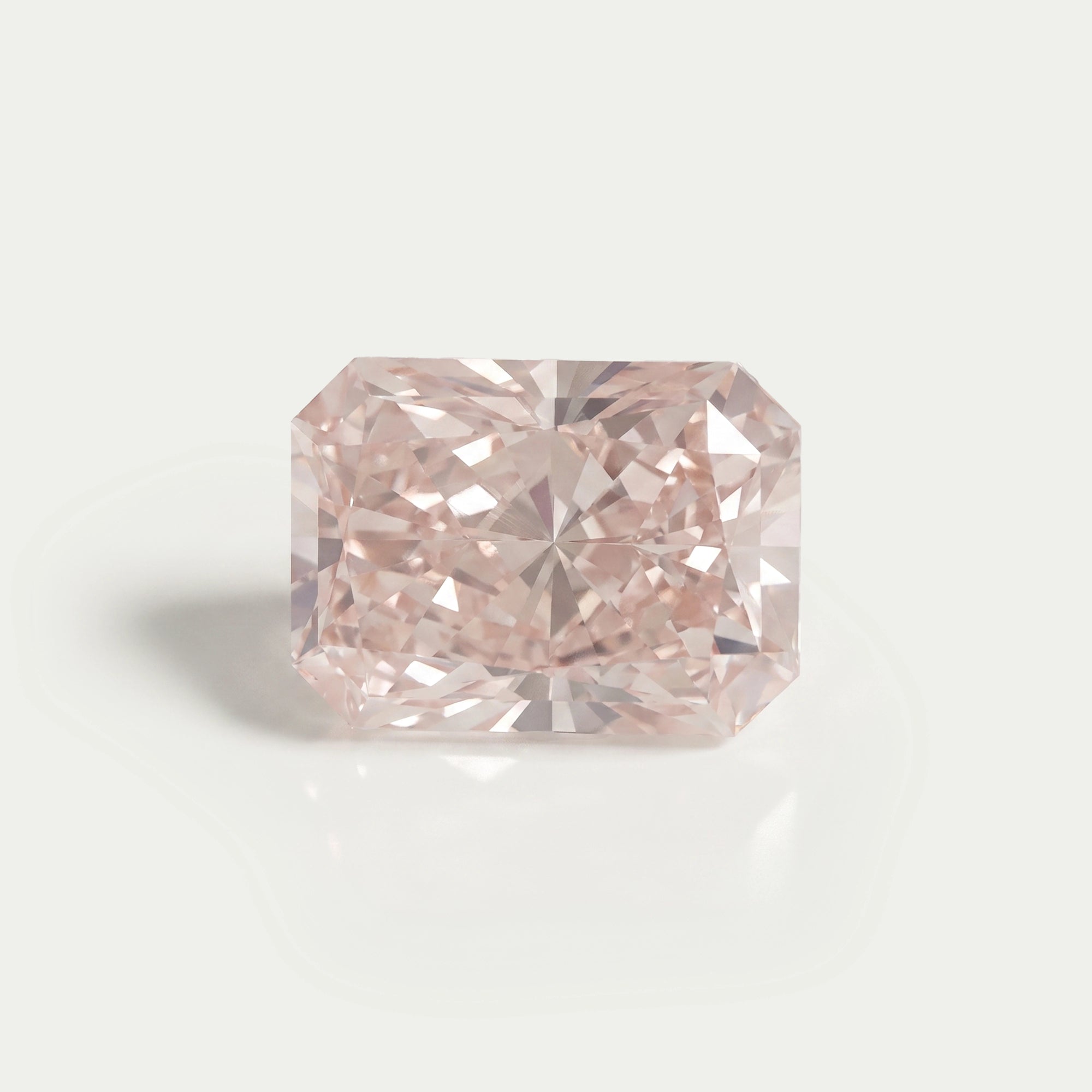 Diamant rose intense taille radiant certifié de 8,04 carats