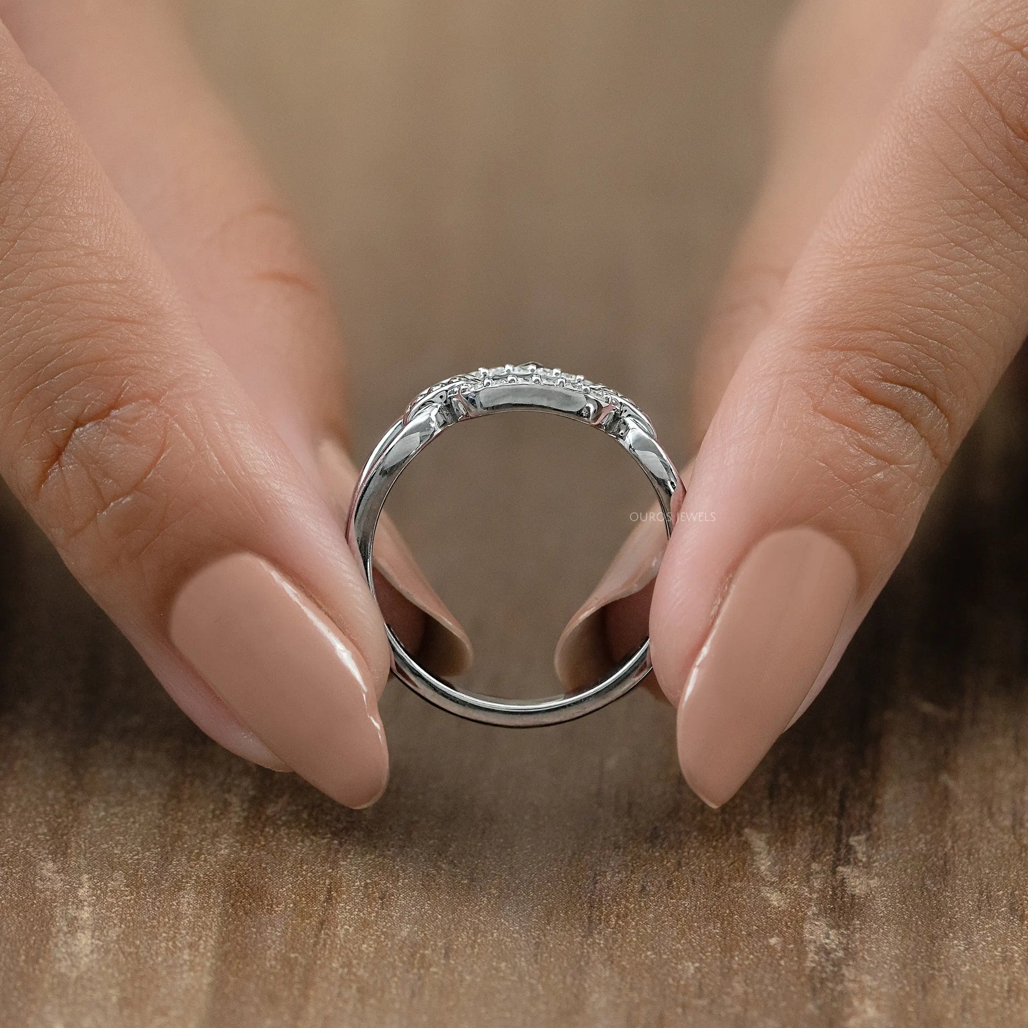 Round Lab Diamond Chain Link Ring Ring