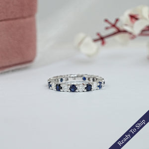 Alliance en saphir bleu et diamant