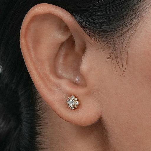 Clous d'oreilles en grappe de diamants cultivés en laboratoire 