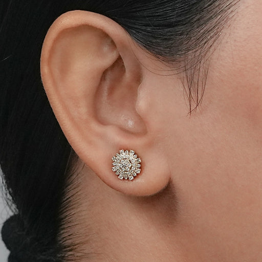 Boucles d'oreilles à tige avec diamants de laboratoire à taille ronde 