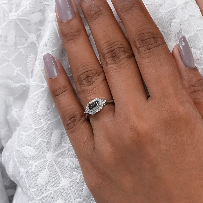 Bague de fiançailles à trois pierres en forme d'émeraude en chocolat