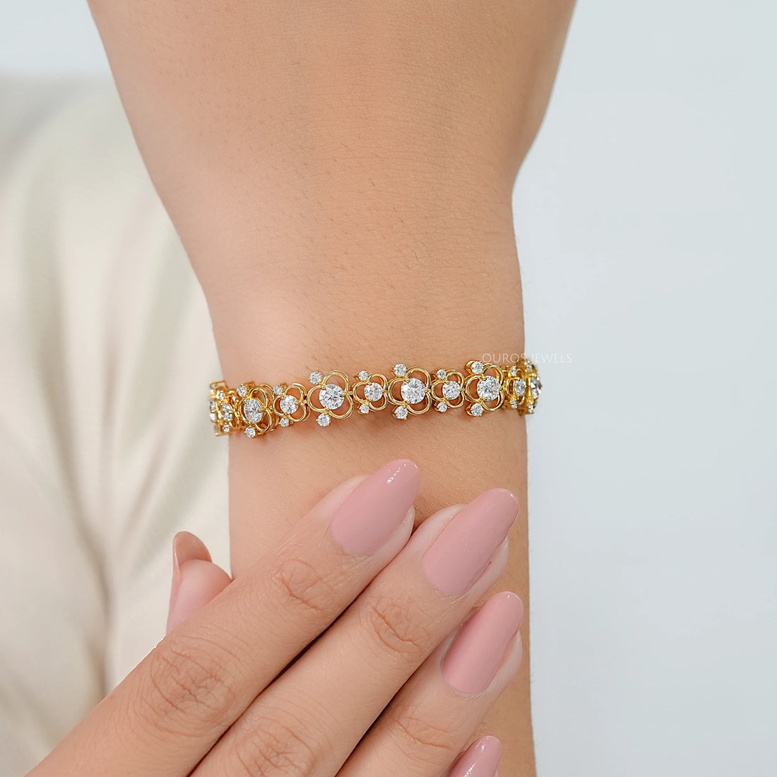 Round Lab Diamond Clover Floral Bracelet Bracelet