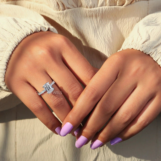 Bague de fiançailles avec solitaire à coupe croisée 