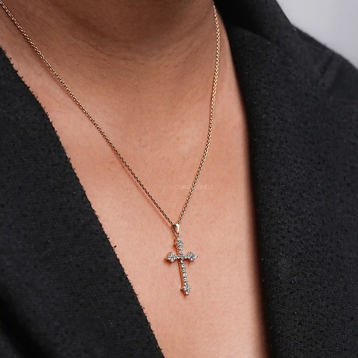 round diamond cross pendant