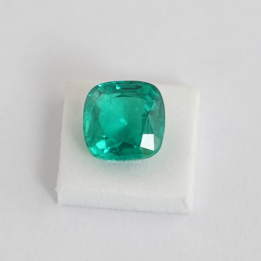 Cushion Shape Colombian Emerald Gemstone Loose