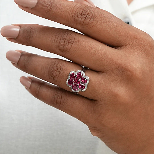 Bague de fiançailles halo florale en forme de coussin en rubis rouge