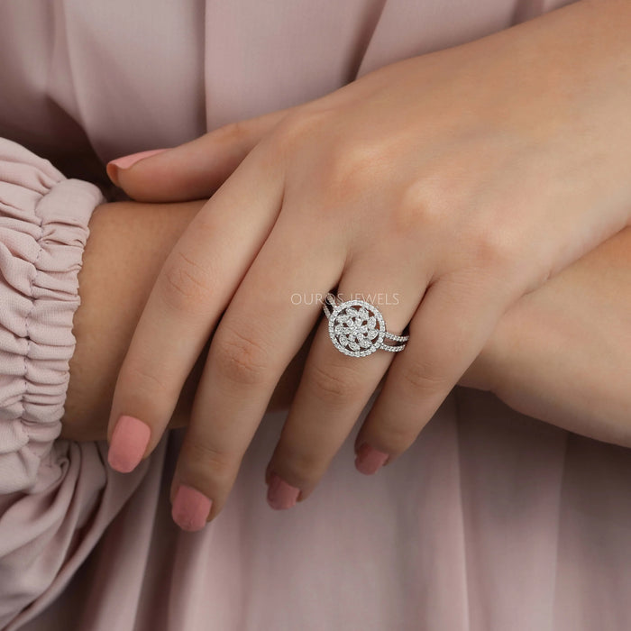 Bague de fiançailles halo en diamants taille ronde