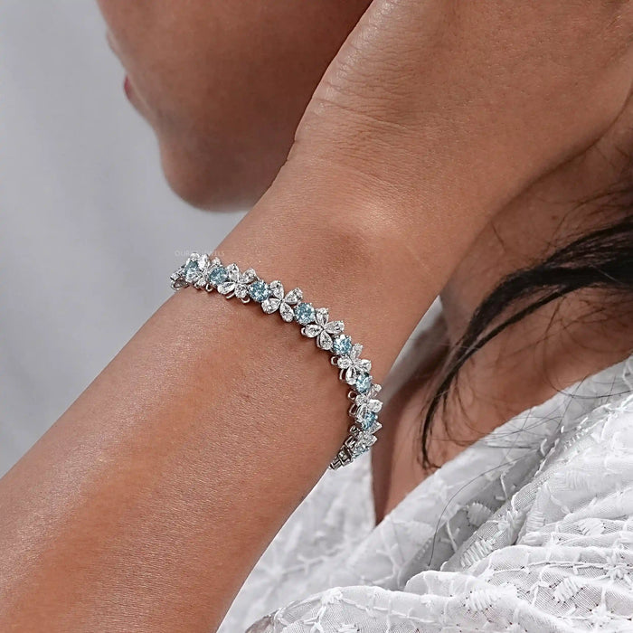 Bracelet en diamant avec fleur en forme de poire