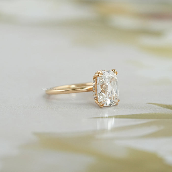 Bague solitaire en diamant de laboratoire Old Mine Cushion