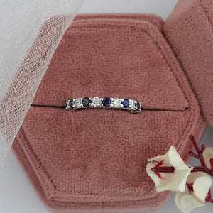 Alliance en saphir bleu et diamant