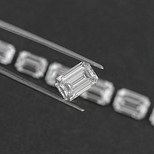 Diamant de laboratoire taille émeraude certifié IGI