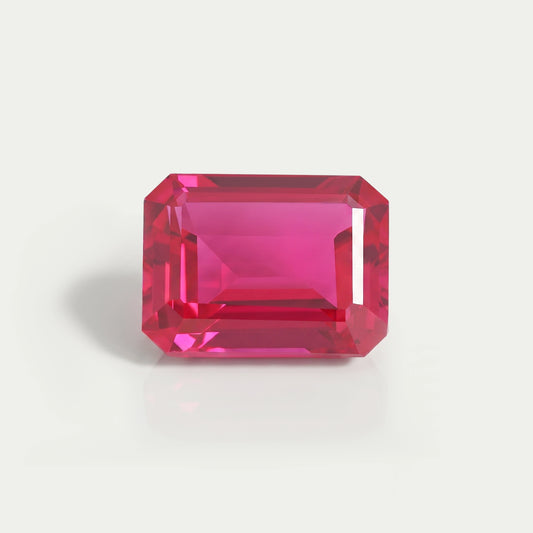 Pierre précieuse rubis rouge clair de forme émeraude de 9,27 carats