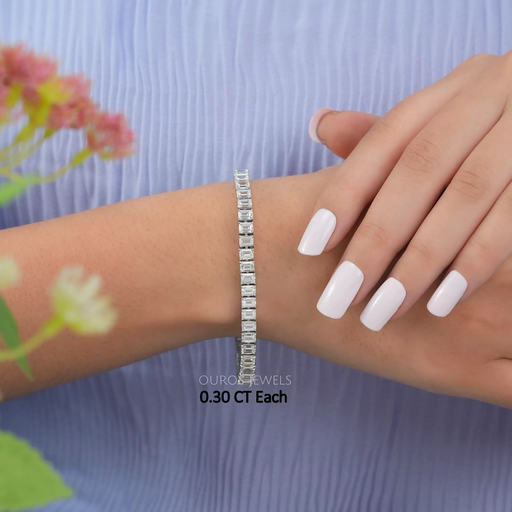 Bracelet de tennis empilable avec diamants cultivés en laboratoire taille émeraude