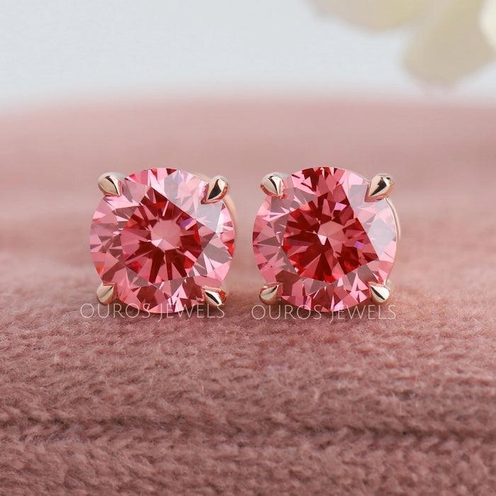 Boucles d'oreilles à tige en diamant rond rose