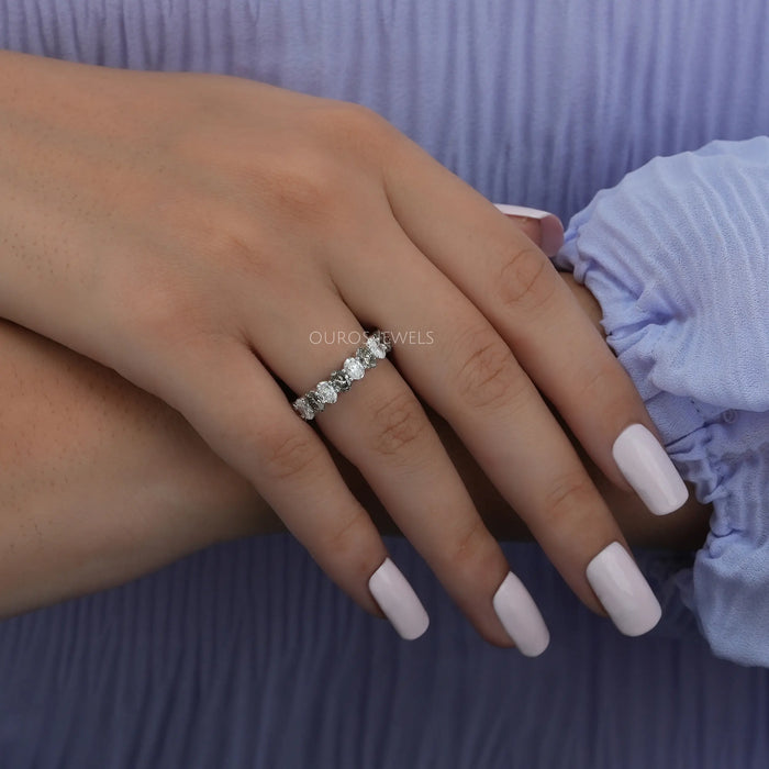 Alliance de mariage ovale en forme d'olive