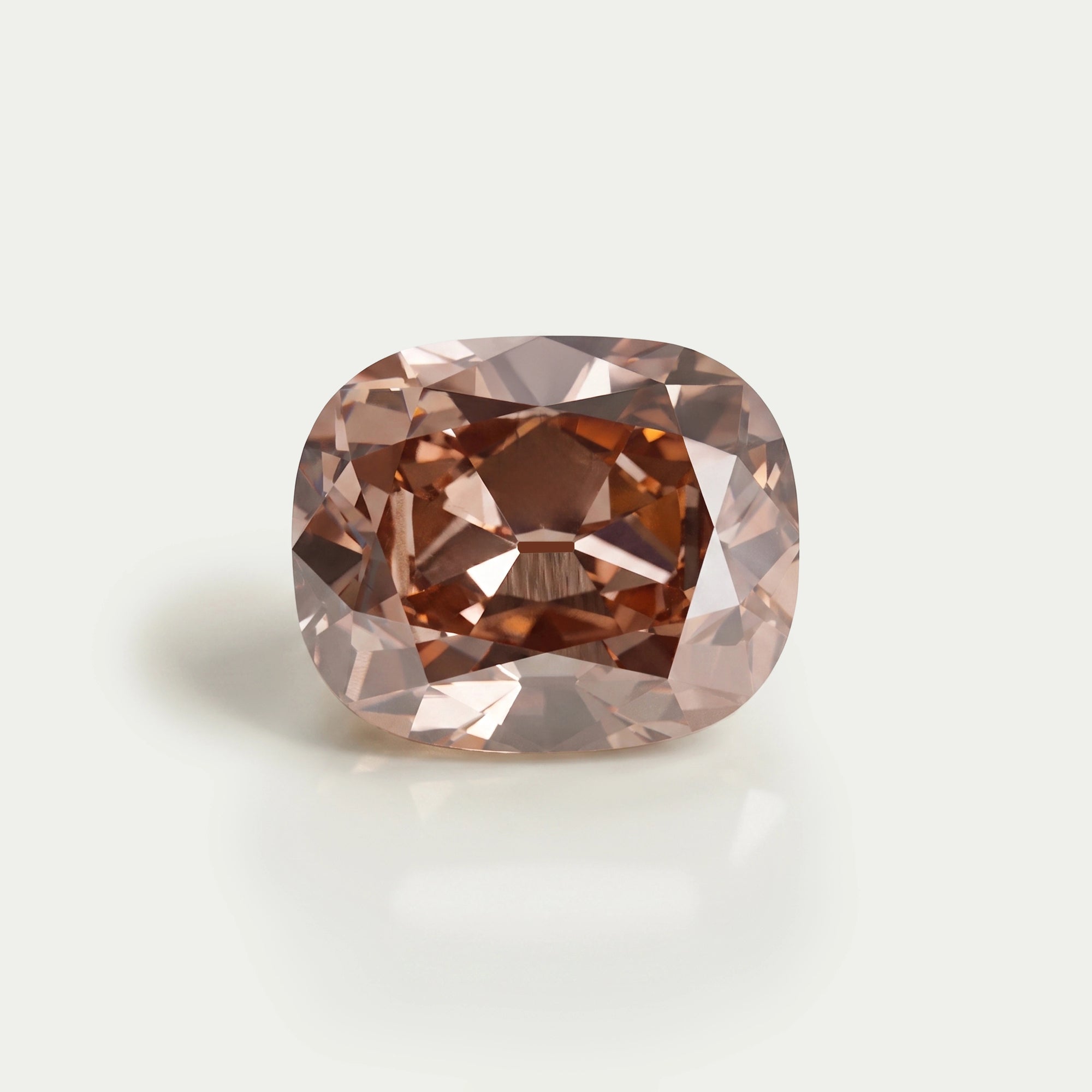 Diamant de laboratoire taille coussin de couleur brun rosé fantaisie