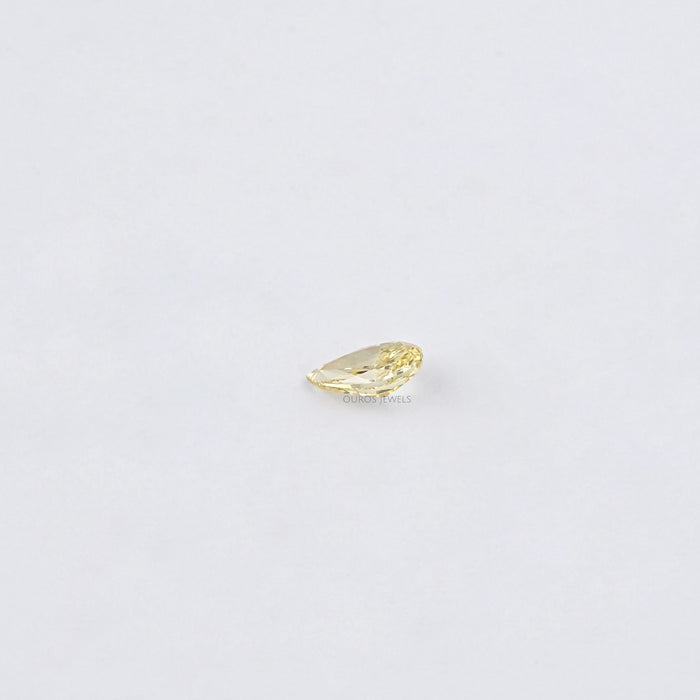 Diamant de laboratoire taille poire jaune 
