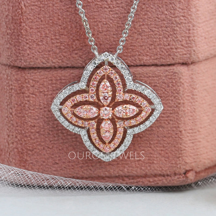 Pendentif halo de diamants taille ronde de style floral