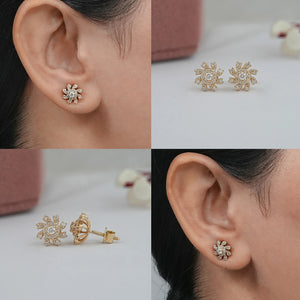 Clou d'oreille en diamant de laboratoire en forme de fleur 