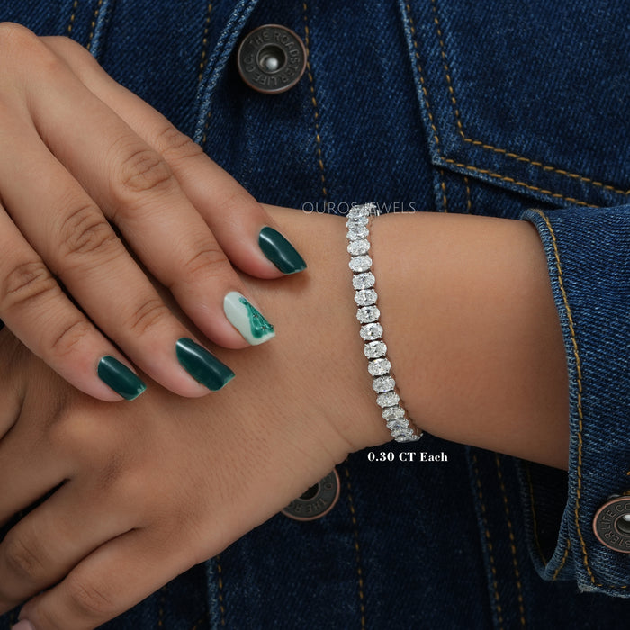 Bracelet de tennis avec diamants de laboratoire à taille ovale