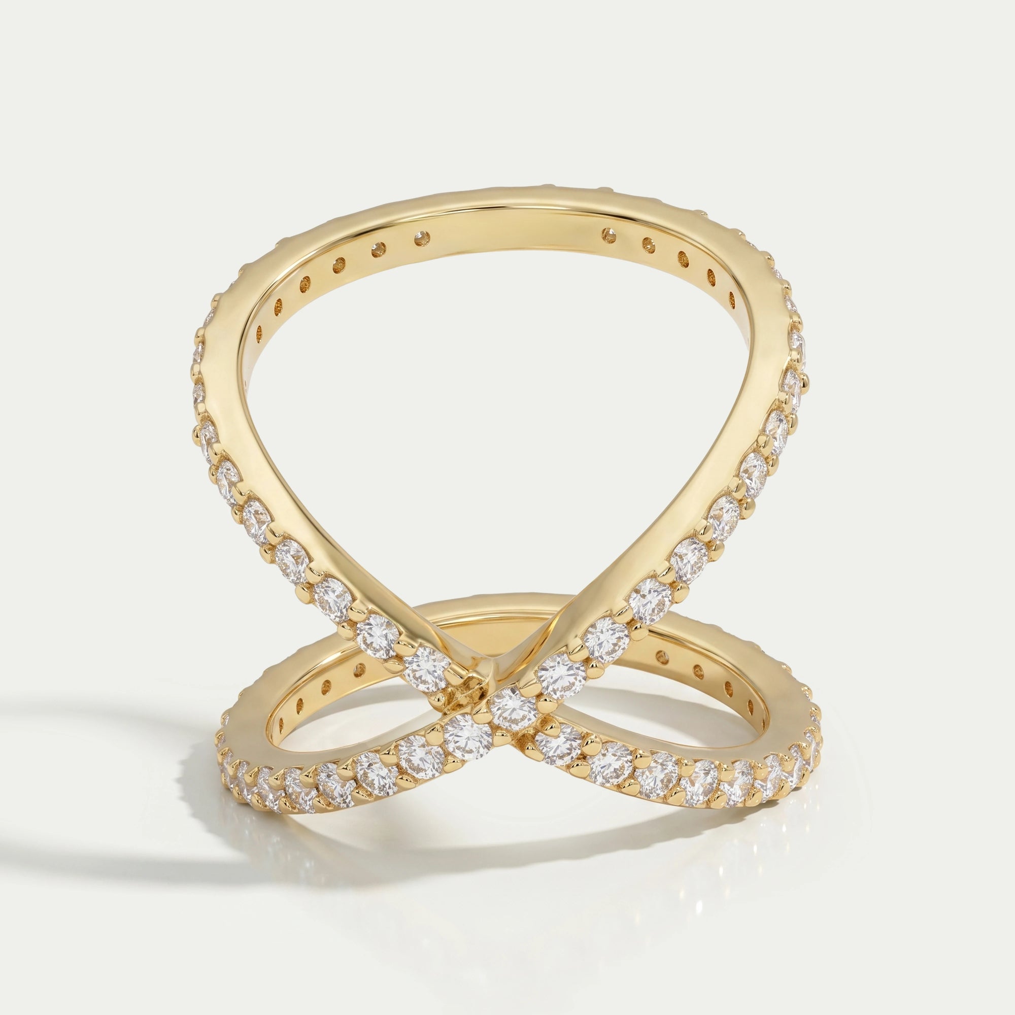 Bague en diamant taille ronde de style croisé