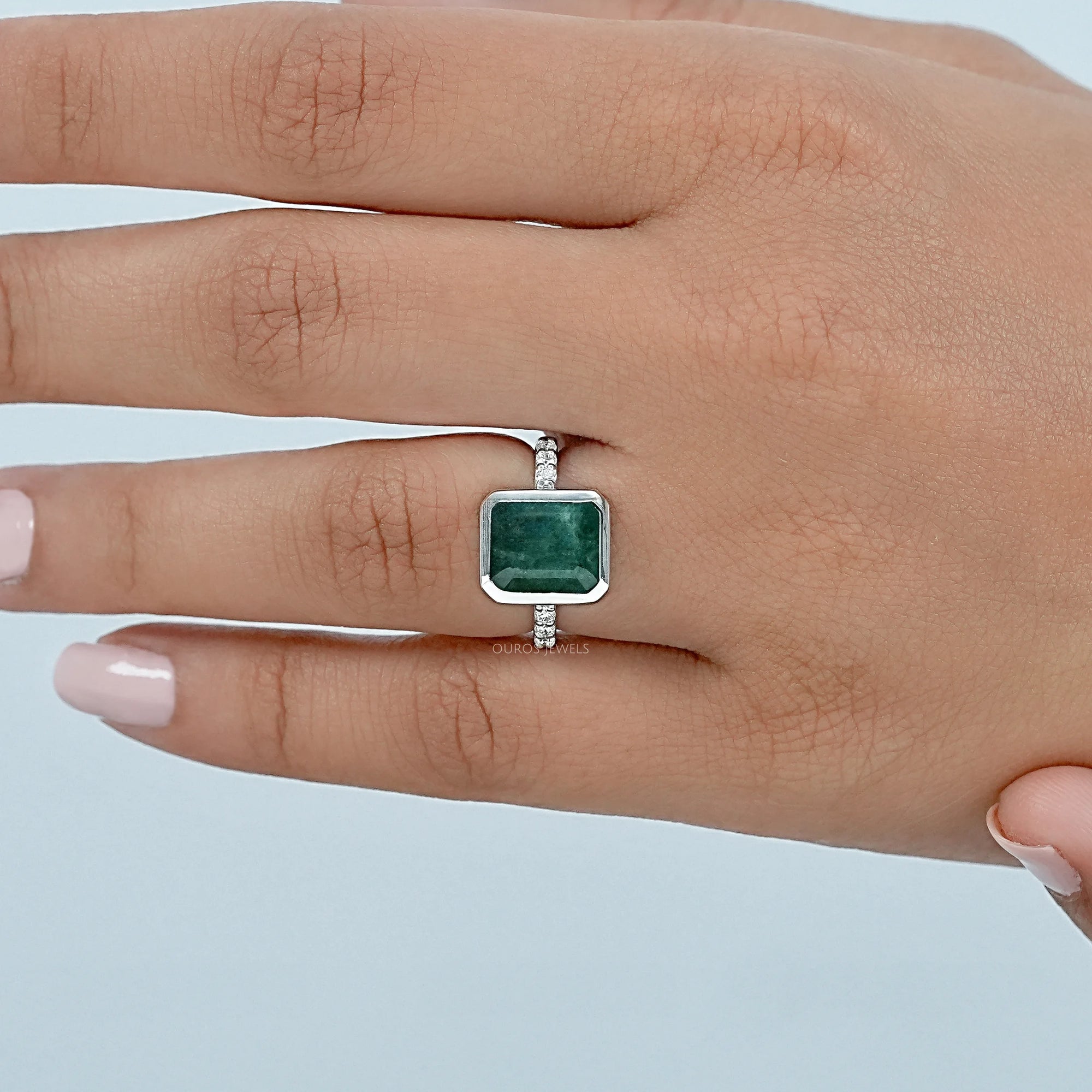 Asscher Cut Emerald Gemstone Bezel Set Ring Ring